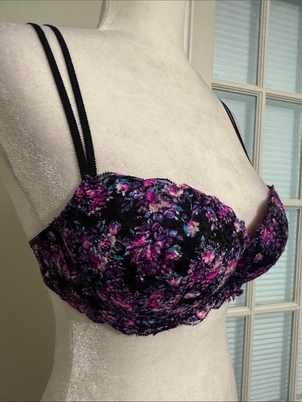 Victoria's Secret PINK Floral Push-Up Padded Lace Bra Size 34C